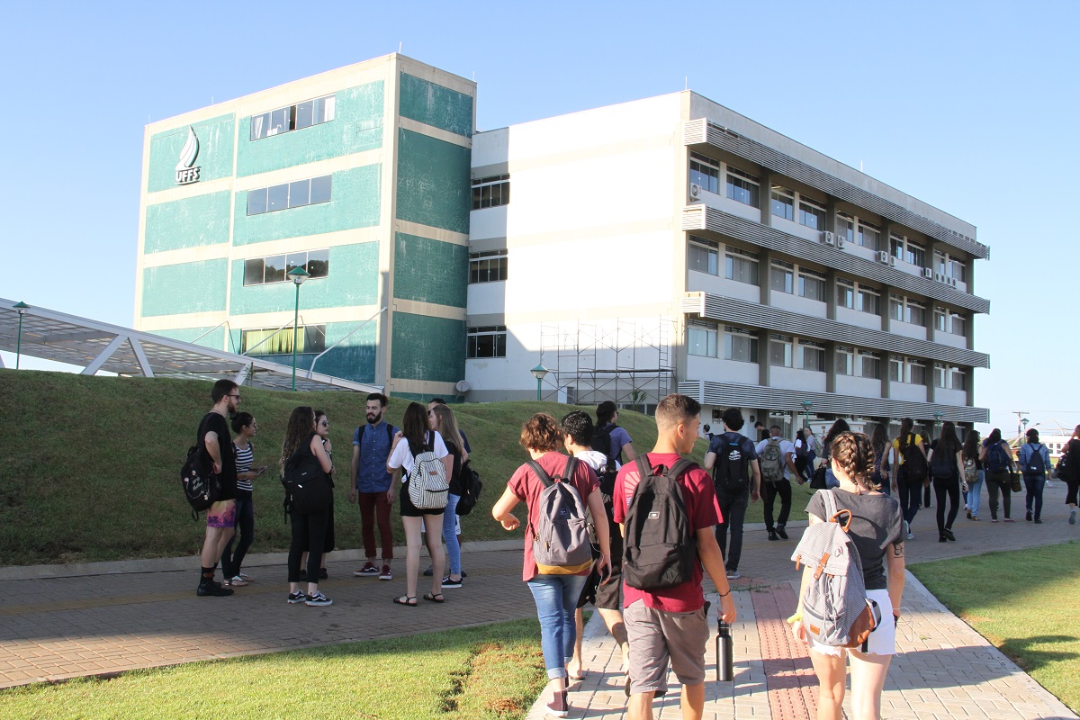 Ir para  <p>&nbsp;<big>A Universidade Federal da Fronteira Sul (UFFS) est&aacute; com inscri&ccedil;&otilde;es abertas para o processo seletivo de transfer&ecirc;ncias e retornos para seus cursos de...